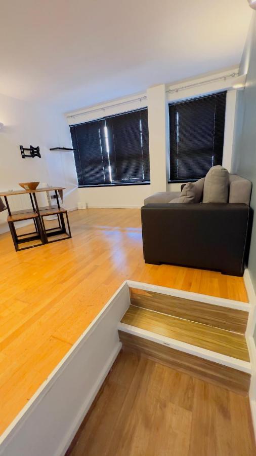 Charming 1-Bedroom Apartment In Woolwich London Exterior photo