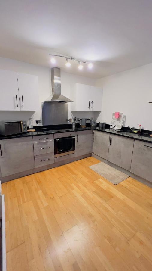 Charming 1-Bedroom Apartment In Woolwich London Exterior photo