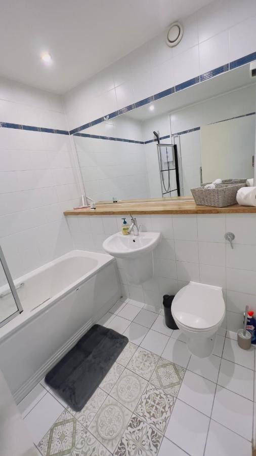 Charming 1-Bedroom Apartment In Woolwich London Exterior photo